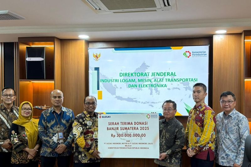 pt-sis-dan-kemeperin-bantu-korban-bencana-alam-di-sumatera-dan-aceh