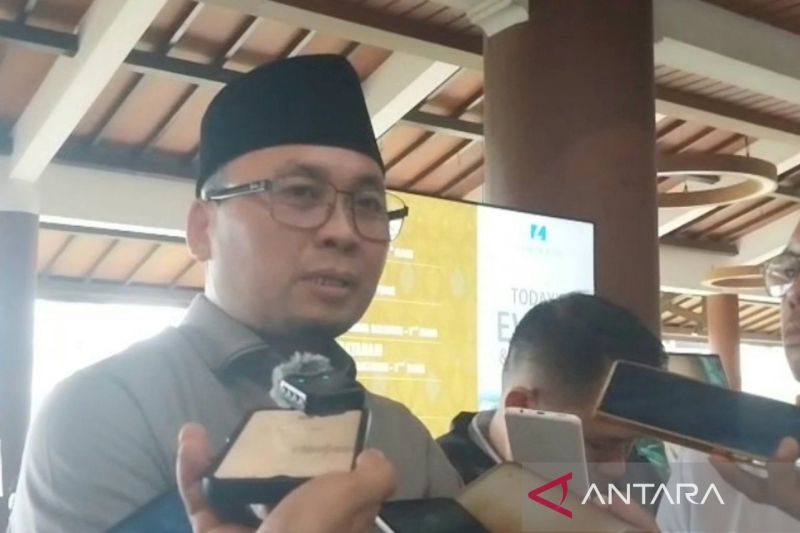 dpd-ri-ingatkan-pemda-di-ntb-benahi-kebersihan-destinasi-wisata