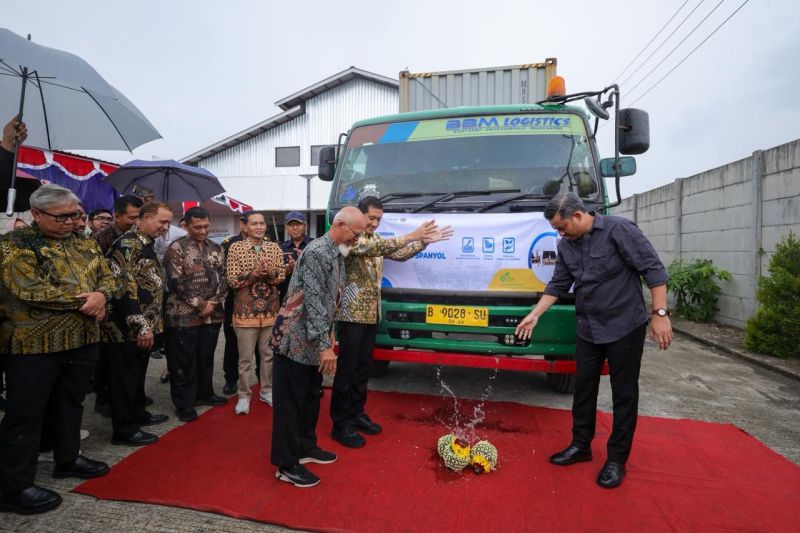 menteri-umkm-lepas-ekspor-rotan-sukoharjo-ke-spanyol