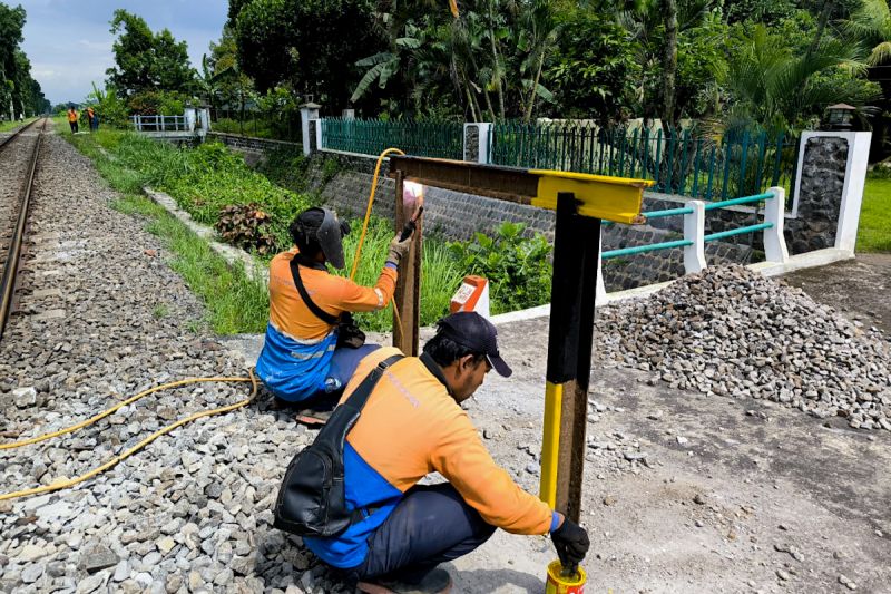 kai-tutup-193-perlintasan-sebidang-dukung-angkutan-natal-tahun-baru