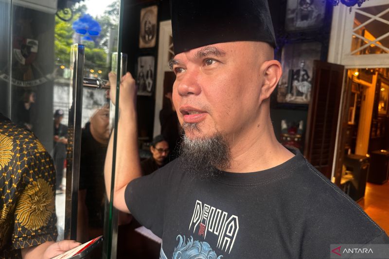 Ahmad Dhani berencana rayakan tahun baru dengan "keluarga kecil"