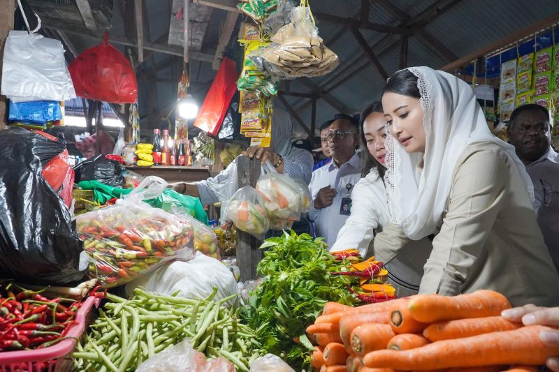 wamendag-roro-sebut-stok-harga-bahan-pokok-di-sorong-aman-jelang-natal