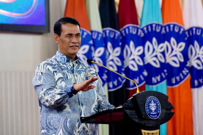 mentan-minta-alumni-ipb-kawal-program-swasembada-dan-hilirisasi