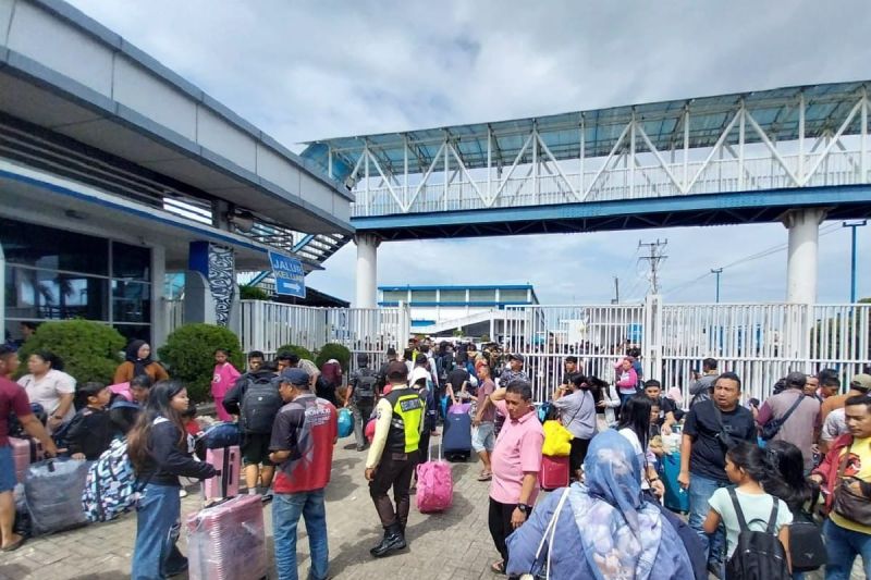 pelindo-belawan-siap-layani-penumpang-libur-natal-2025-tahun-baru-2026