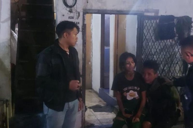 polisi-ringkus-dua-pelaku-pemalak-sopir-bersenjata-tajam-di-penjaringan