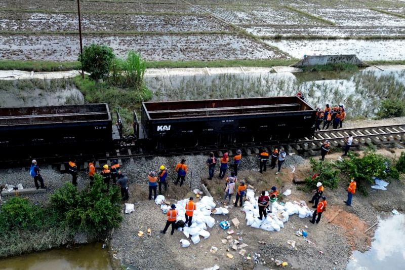 kai-pemulihan-jalur-terdampak-bencana-sumatera-dilakukan-5x24-jam