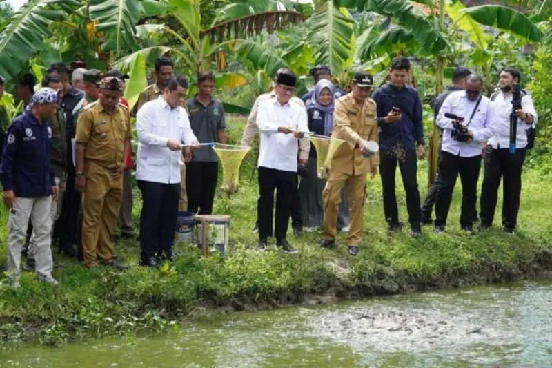 mendes-yandri-dorong-sinergi-bumdes-kopdes-untuk-ekonomi-desa