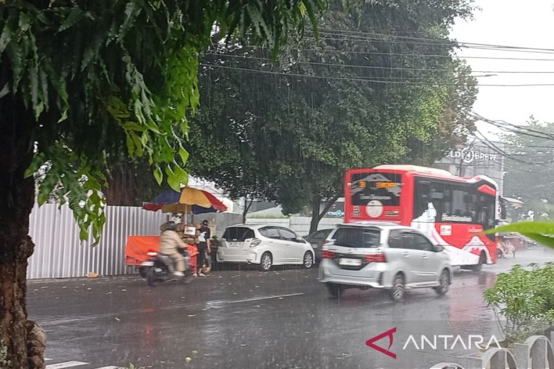 Waspada Hujan Lebat dan Tanah Longsor