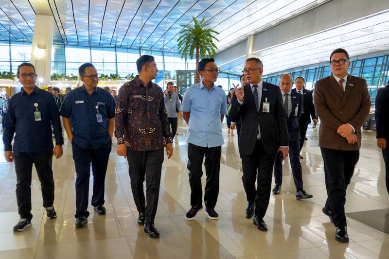 bumn-pastikan-layanan-bandara-injourney-airports-optimal-saat-natal