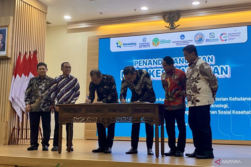 menkop-teken-mou-dengan-empat-menteri-untuk-perkuat-kopdes-merah-putih