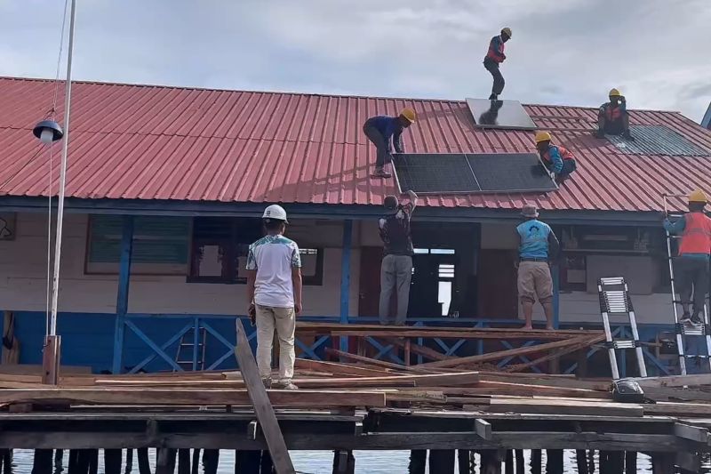 pln-nyalakan-listrik-18-sekolah-di-muna-dan-muna-barat