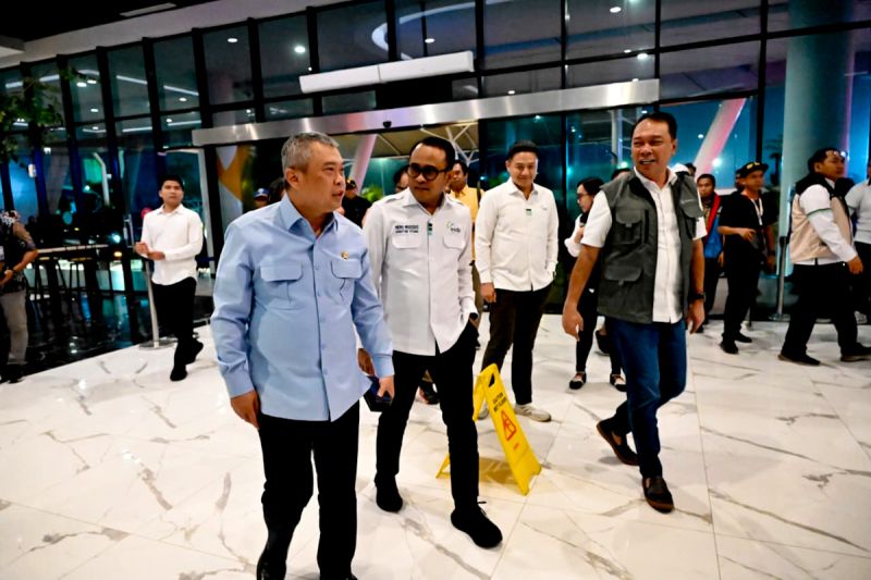 menhub-pastikan-kelancaran-angkutan-di-penyeberangan-jawa-sumatera