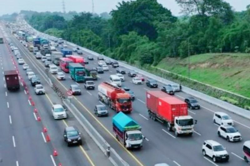 h1-natal-2025-sebanyak-138-juta-kendaraan-tinggalkan-jabotabek