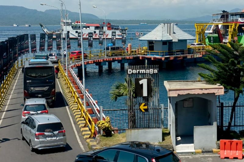 dirut-asdp-pastikan-kesiapan-layanan-penyeberangan-arus-balik-natal