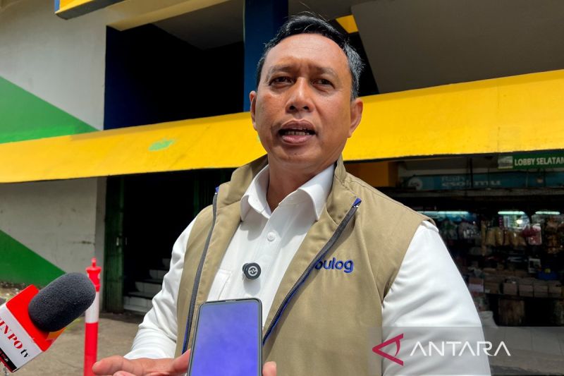 dirut-bulog-dorong-pedagang-pasar-pakai-qris-permudah-jual-beli-pangan