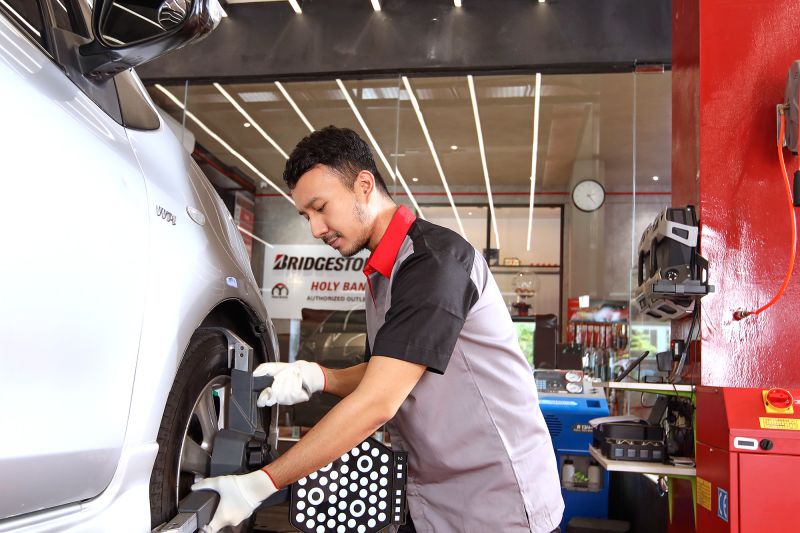 cek-ban-mobil-sebelum-berlibur-dengan-kendaraan-pribadi