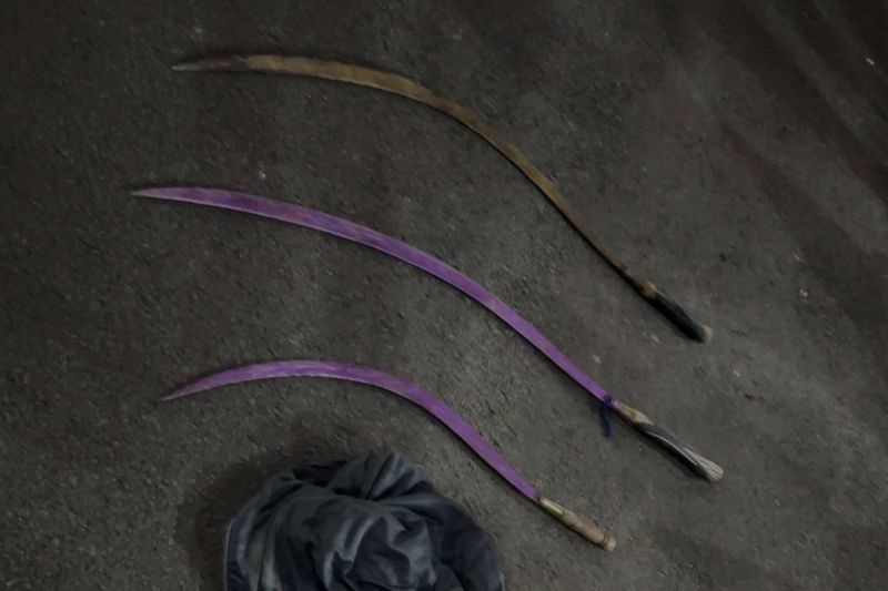 polisi-ringkus-empat-remaja-bersenjata-tajam-di-kemayoran