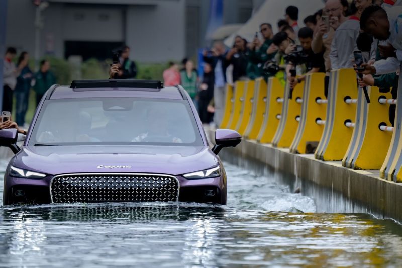 lepas-l8-tawarkan-fitur-keamanan-dan-kenyamanan-berkendara-saat-hujan