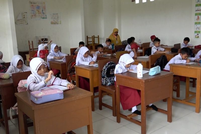 66 sekolah di Padang terdampak banjir, UAS diundur hingga 15 Desember