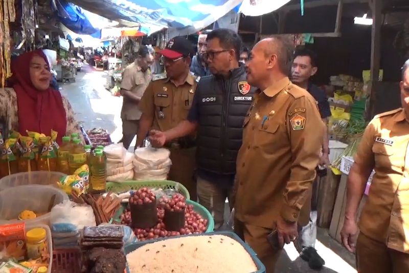 satgas-pangan-sultra-inspeksi-pasar-cek-stabilitas-harga-bahan-pokok