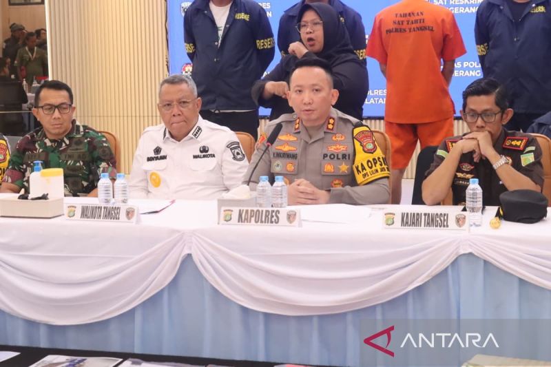 polisi-tetapkan-dua-tersangka-kasus-ledakan-gedung-farmasi-tangsel