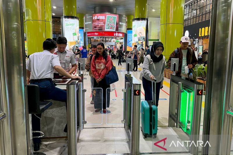 kai-penjualan-tiket-natal-tahun-baru-tembus-38-juta-per-1-januari