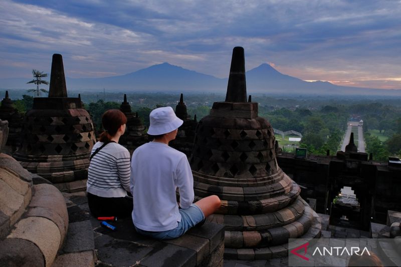jumlah-pengunjung-sunrise-di-candi-borobudur-1-januari-lebihi-target