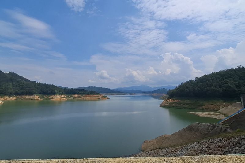 lampung-kembangkan-plts-terapung-tingkatkan-kemandirian-energi