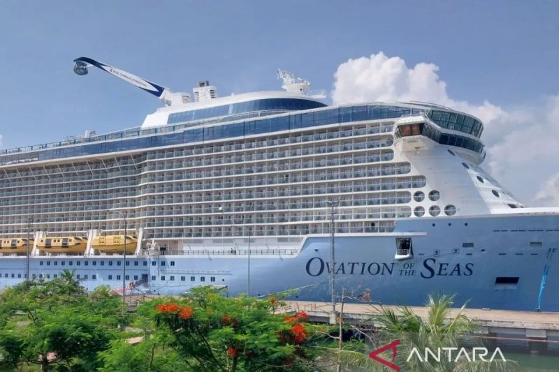 saat-kapal-dunia-singgah-di-nusa-tenggara-barat