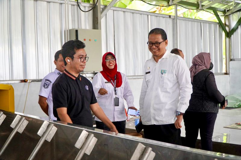 bapanas-perkuat-umkm-singkong-di-bogor-lewat-bantuan-alat-produksi