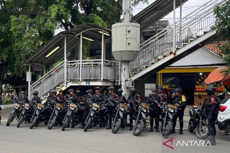 brimob-polda-metro-jaya-pantau-situasi-manggarai