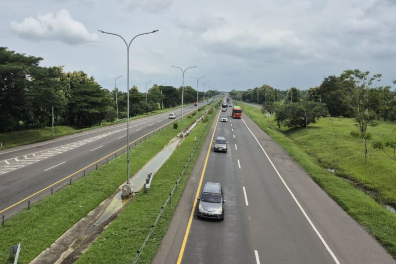 arus-lalu-lintas-di-tol-cipali-naik-20-persen-pada-4-januari-2026