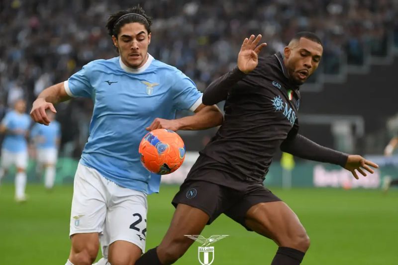 Tiga kartu merah warnai kemenangan Napoli atas Lazio 2-0