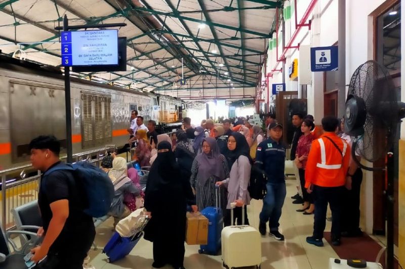 kai-daop-7-operasikan-1548-perjalanan-ka-periode-natal-tahun-baru