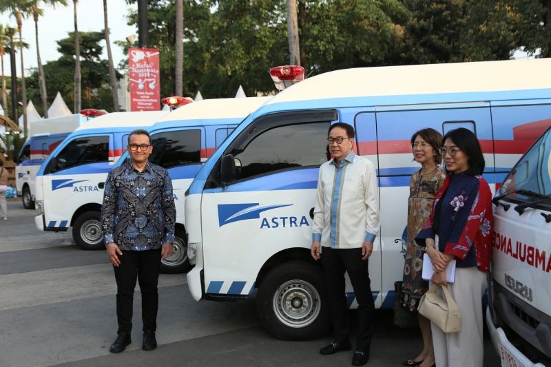 astra-serahkan-35-unit-ambulans-guna-dukung-layanan-kesehatan
