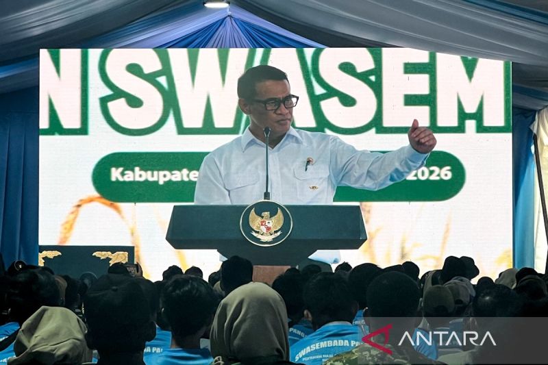mentan-sebut-peran-menteri-atr-jaga-tujuh-juta-hektare-lahan-pangan-ri