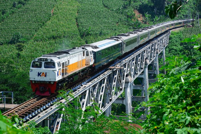 kai-dukung-pariwisata-selama-nataru-dengan-kereta-panoramic