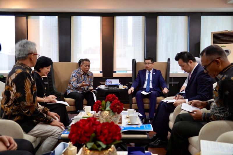 menkop-ajak-china-jadi-supplier-alat-pertanian-kopdes-merah-putih