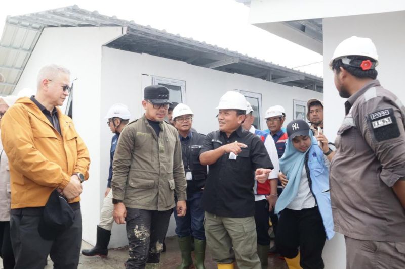 ikut-bangun-huntara-bsi-serahkan-90-kunci-unit-ke-pemkab-aceh-tamiang