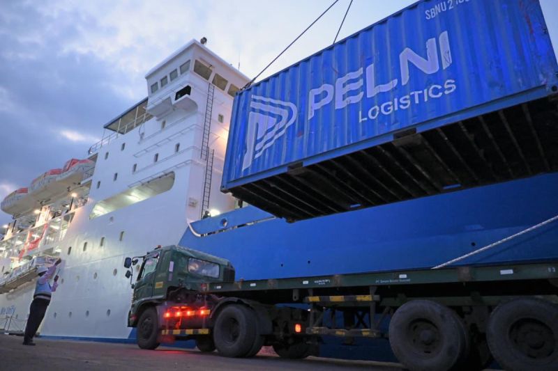 pelni-realisasi-penugasan-angkutan-barang-di-2025-capai-13142-teus