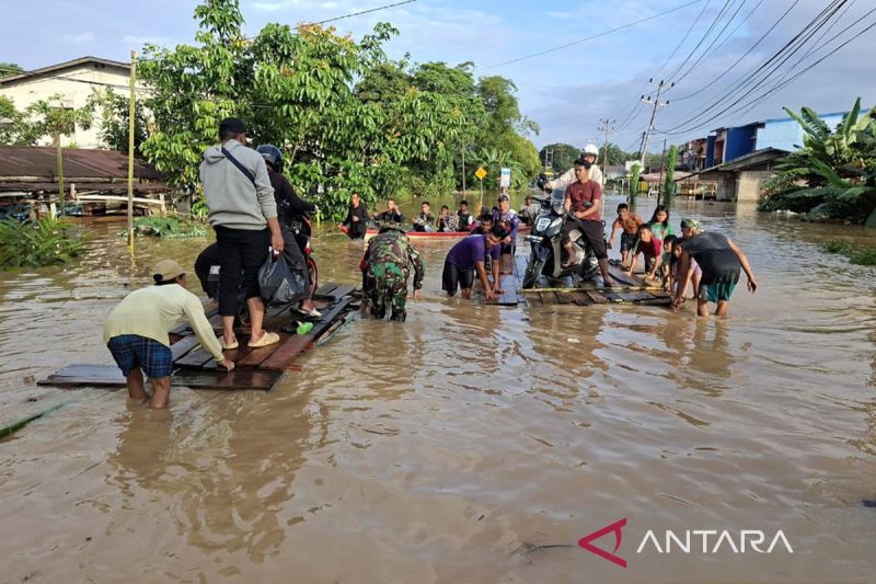 Akses perbatasan Sanggau-Malaysia terputus akibat banjir