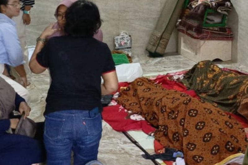 tiga-orang-tewas-tersengat-listrik-saat-banjir-di-cilincing-jakut