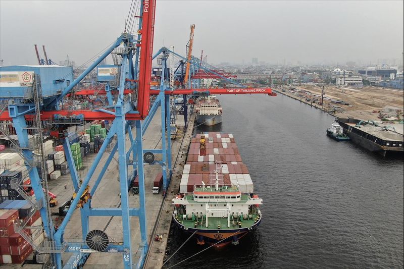 ipc-terminal-petikemas-bukukan-kinerja-36-juta-teus-sepanjang-2025