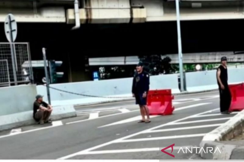 polisi-tangkap-6-pak-ogah-karena-pungli-di-exit-tol-rawa-buaya