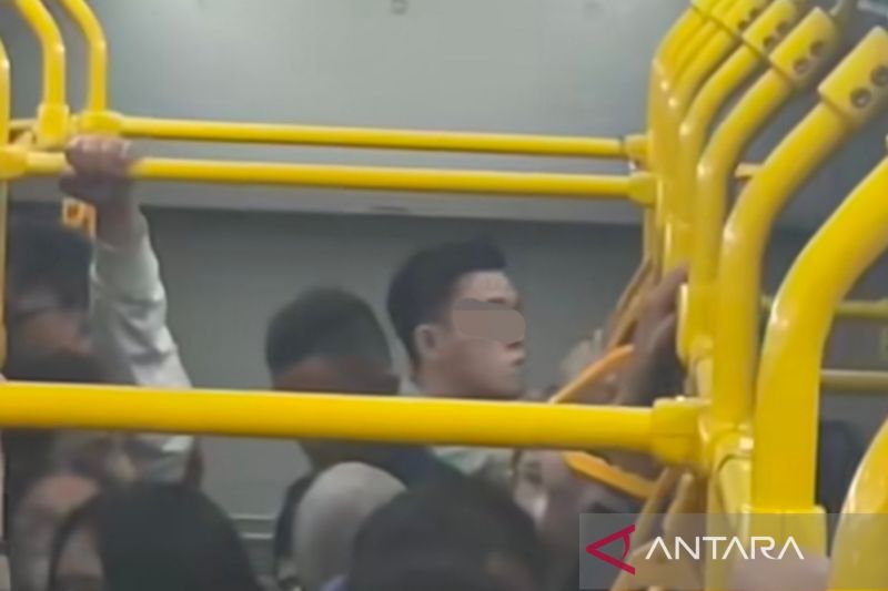 transjakarta-serahkan-penumpang-yang-masturbasi-di-bus-ke-polisi