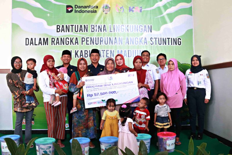 kai-salurkan-tjsl-rp3224-miliar-perkuat-sosial-ekonomi-masyarakat