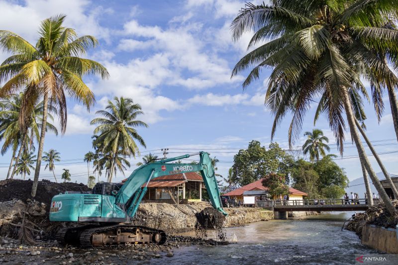 sumbar-siapkan-rp2-miliar-perbaiki-irigasi-untuk-aliri-5500-ha-sawah