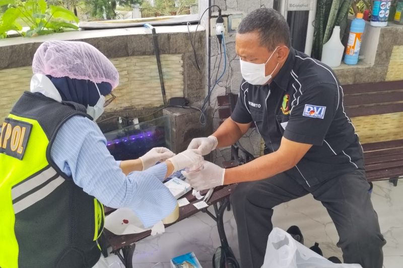 Tim DVI ambil sampel DNA keluarga korban pesawat ATR di Maros