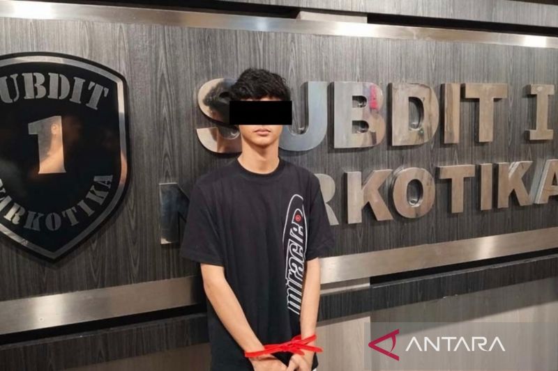 polisi-bongkar-praktik-lab-tembakau-sintetis-di-jaksel