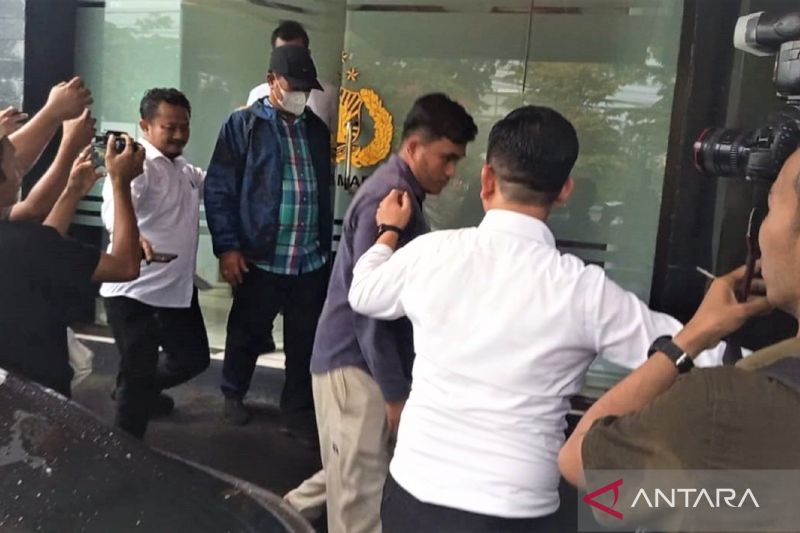 Sejumlah pejabat pemkot dibawa KPK ke Jakarta